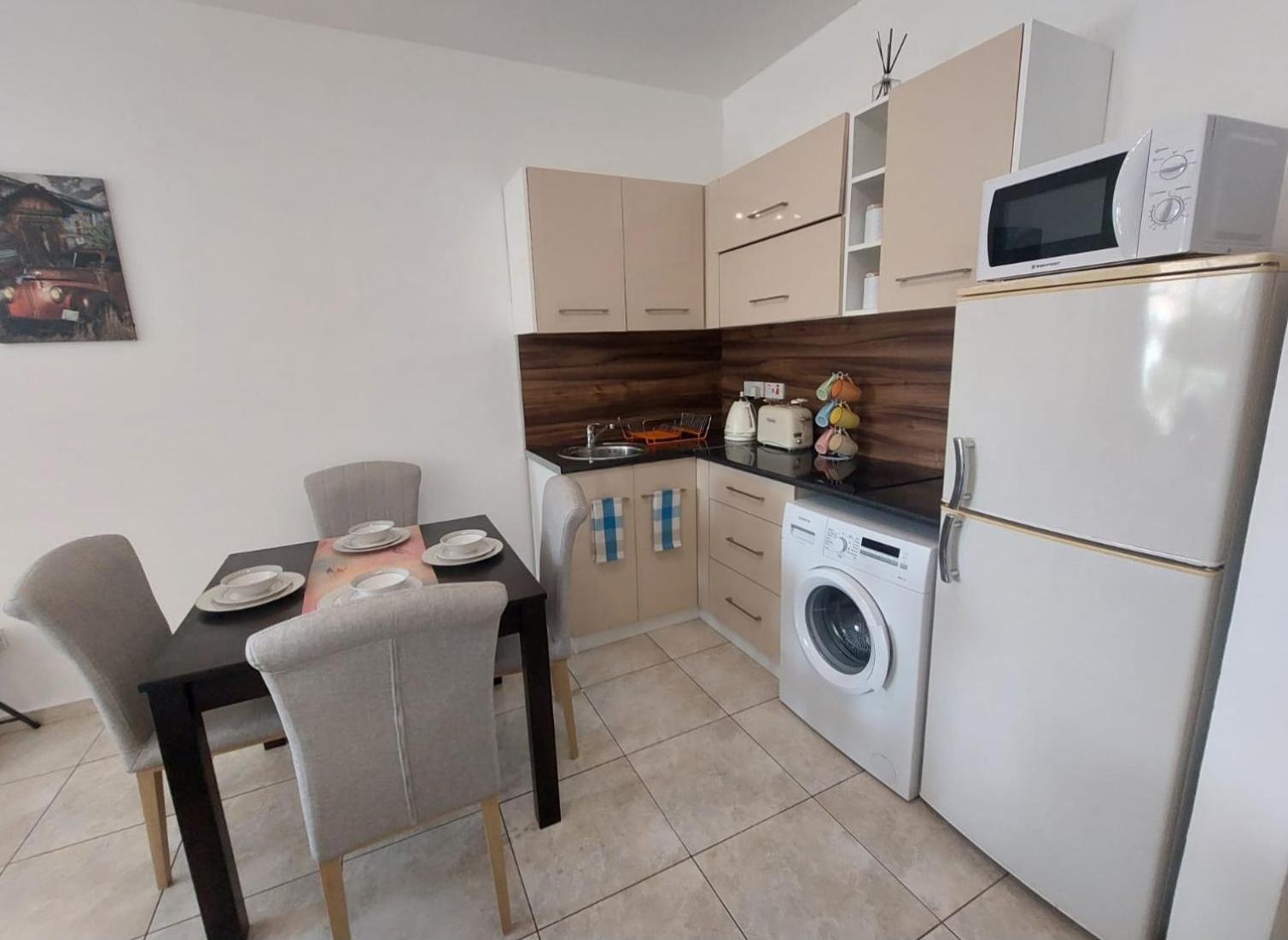 Joanne'S Cosy 1 Bdrm Apt Paphos 外观 照片