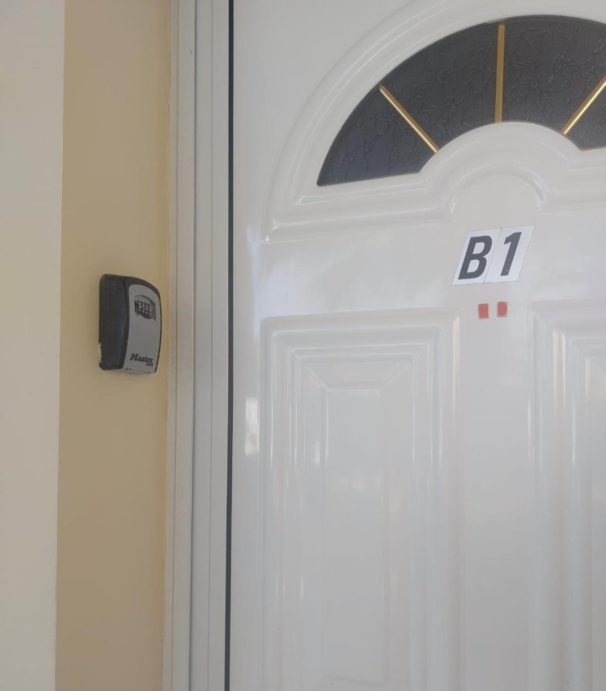 Joanne'S Cosy 1 Bdrm Apt Paphos 外观 照片
