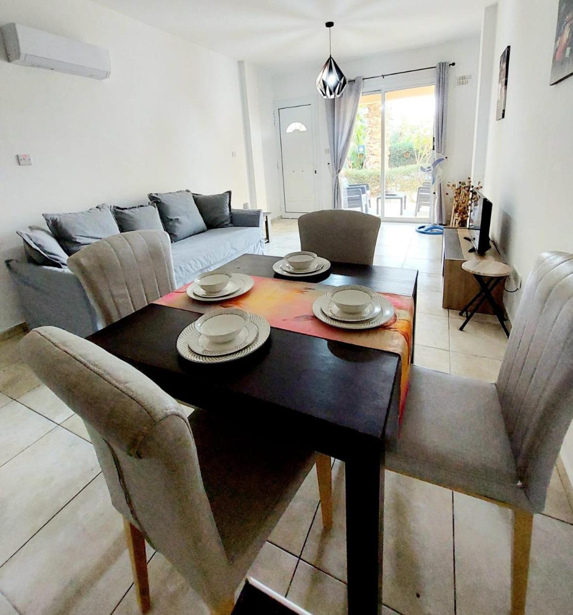 Joanne'S Cosy 1 Bdrm Apt Paphos 外观 照片